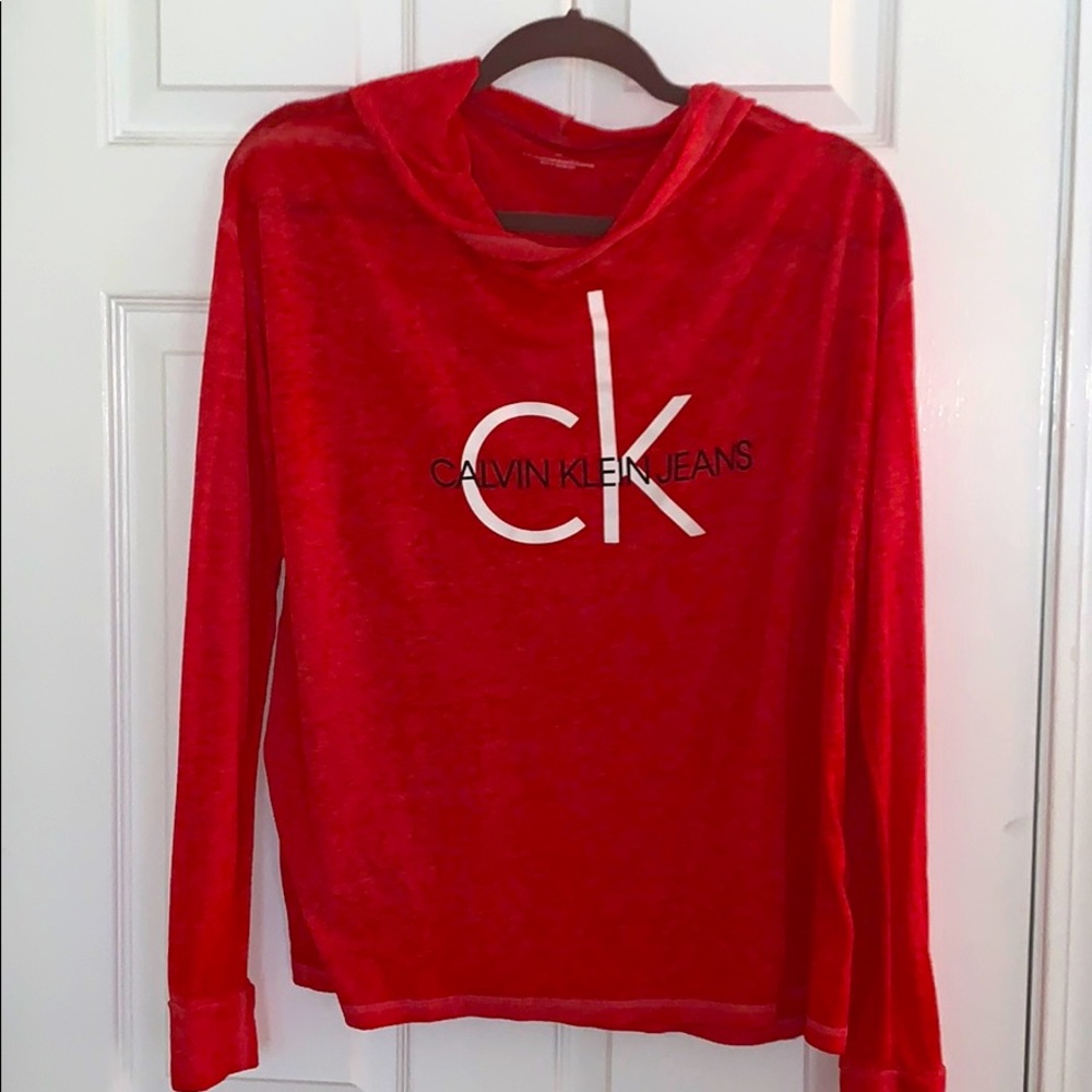 Long sleeve Tee.